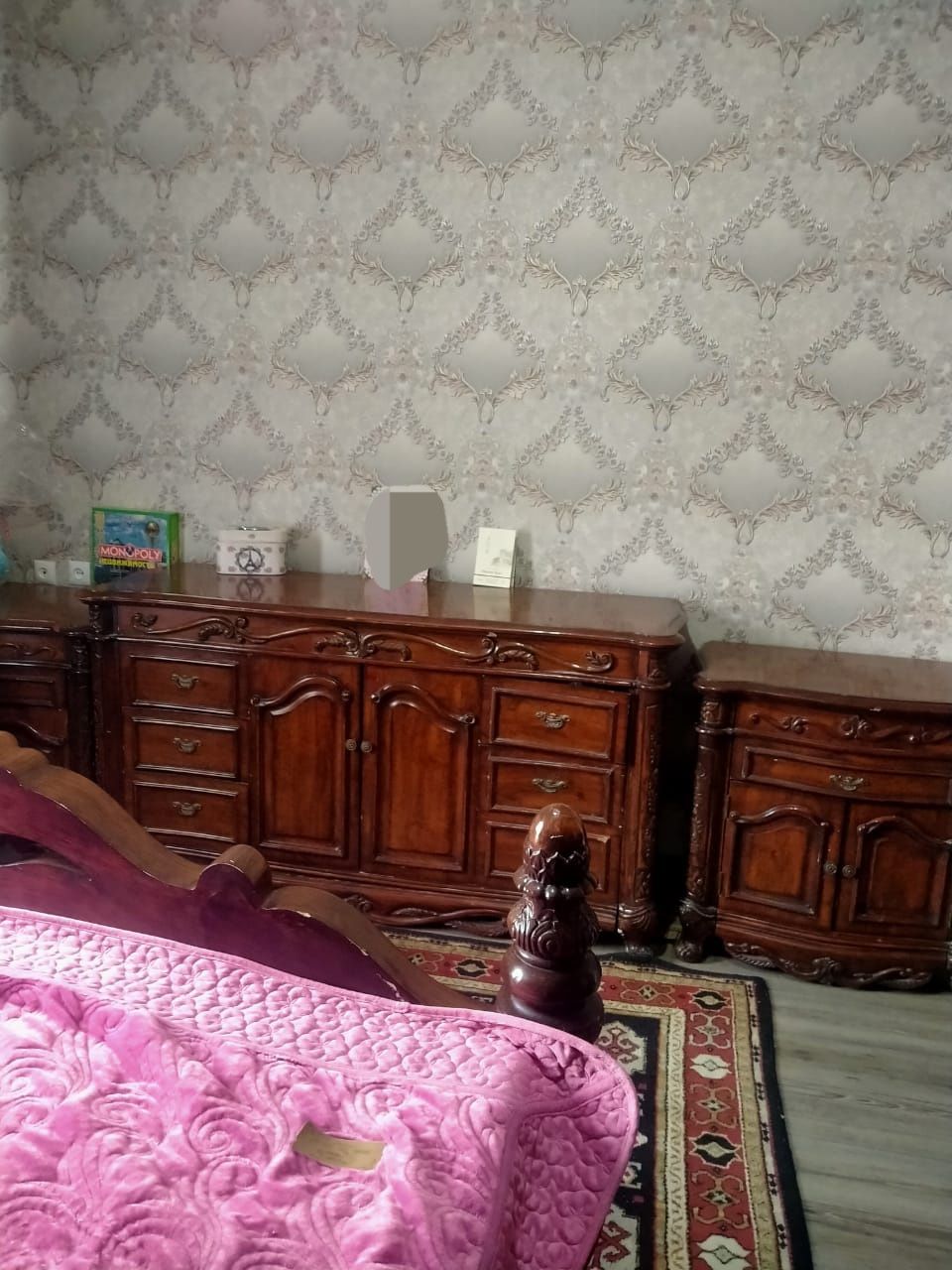 Продам добротный спальный гарнитур из натурального дерева