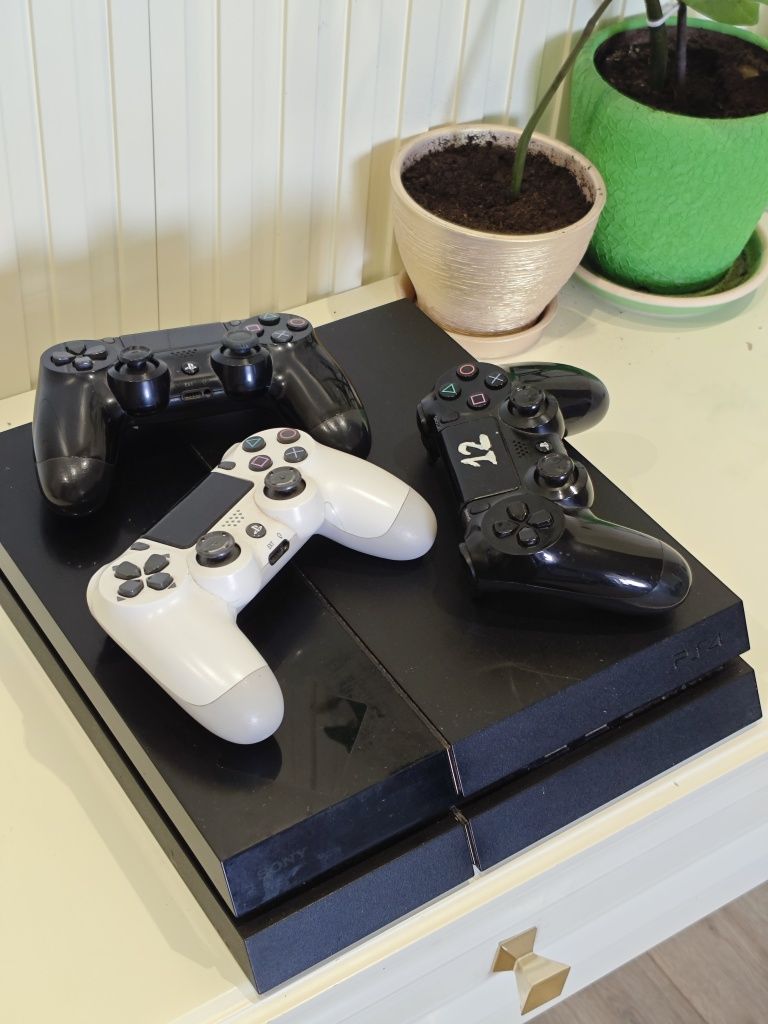 Playstation 4 много игр