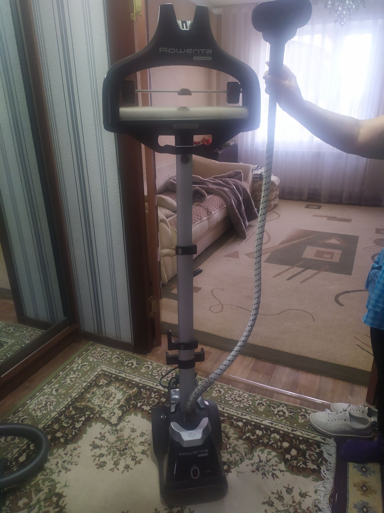 Утюг отпариватель с вешалкой