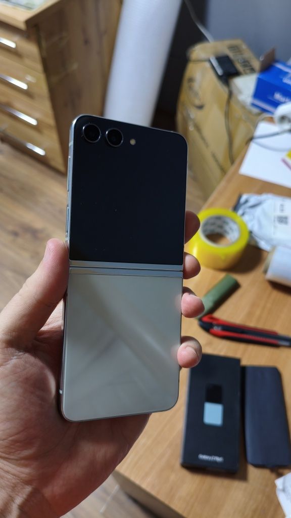 Samsung z flip5 256gb