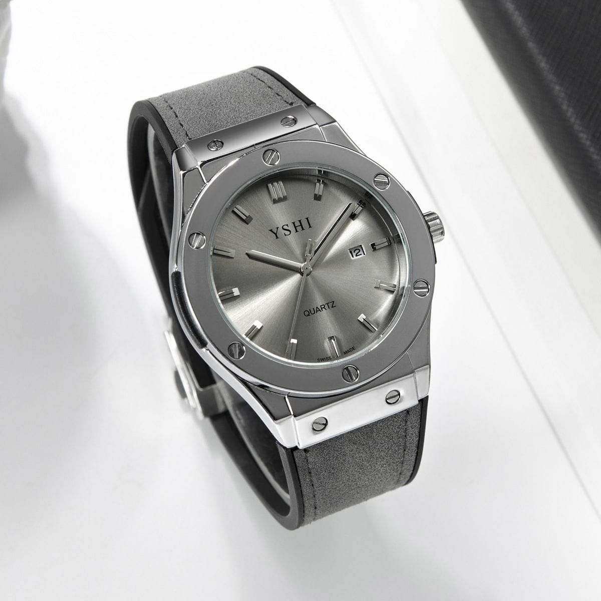 Продается часы YSHI Quartz
