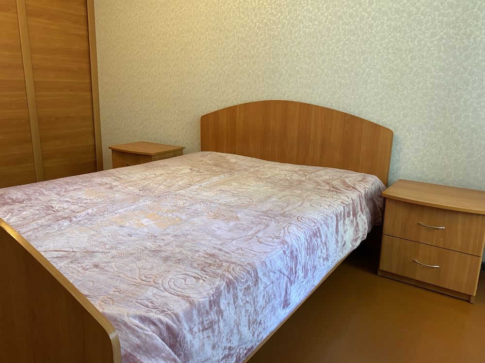 Продам спальный гарнитур