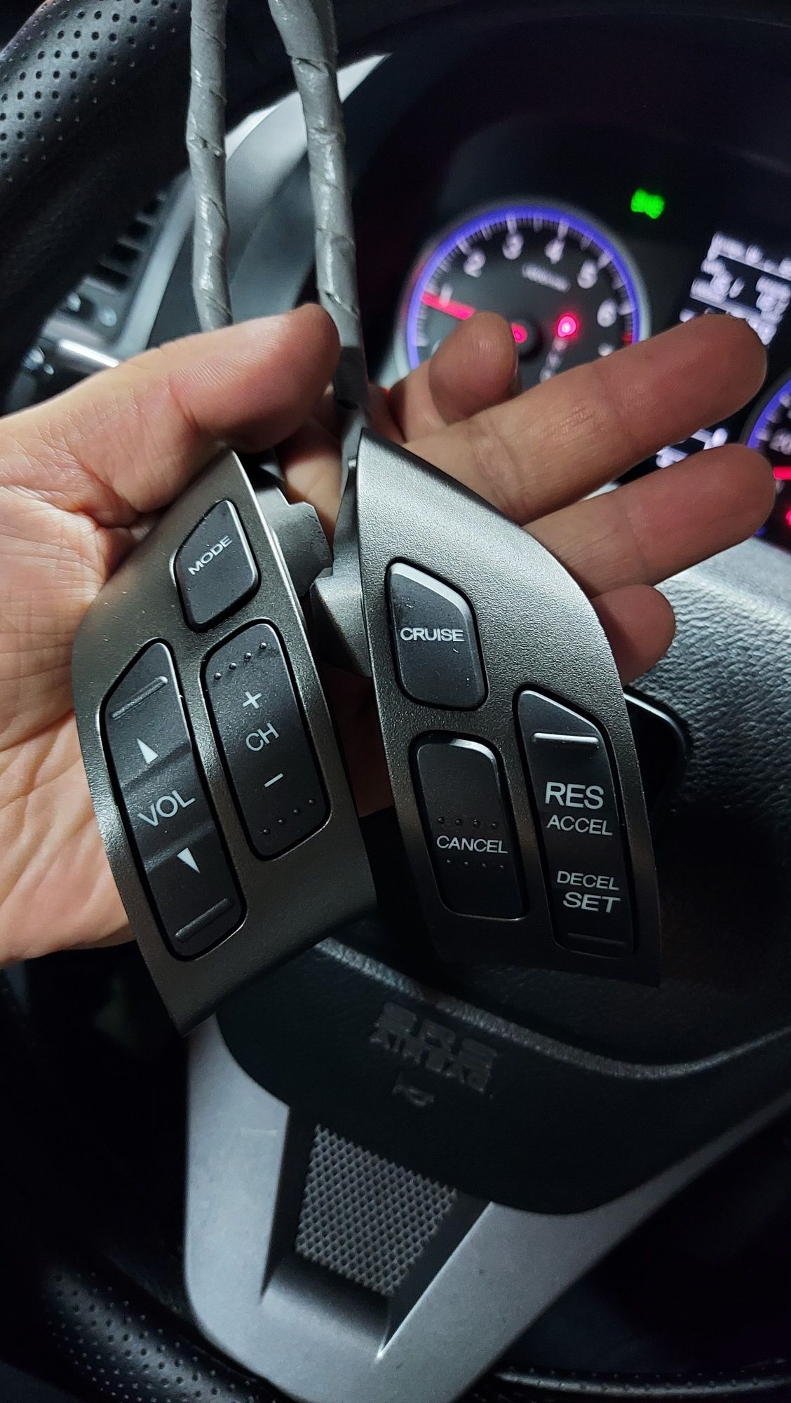Продам кнопки на руль Honda