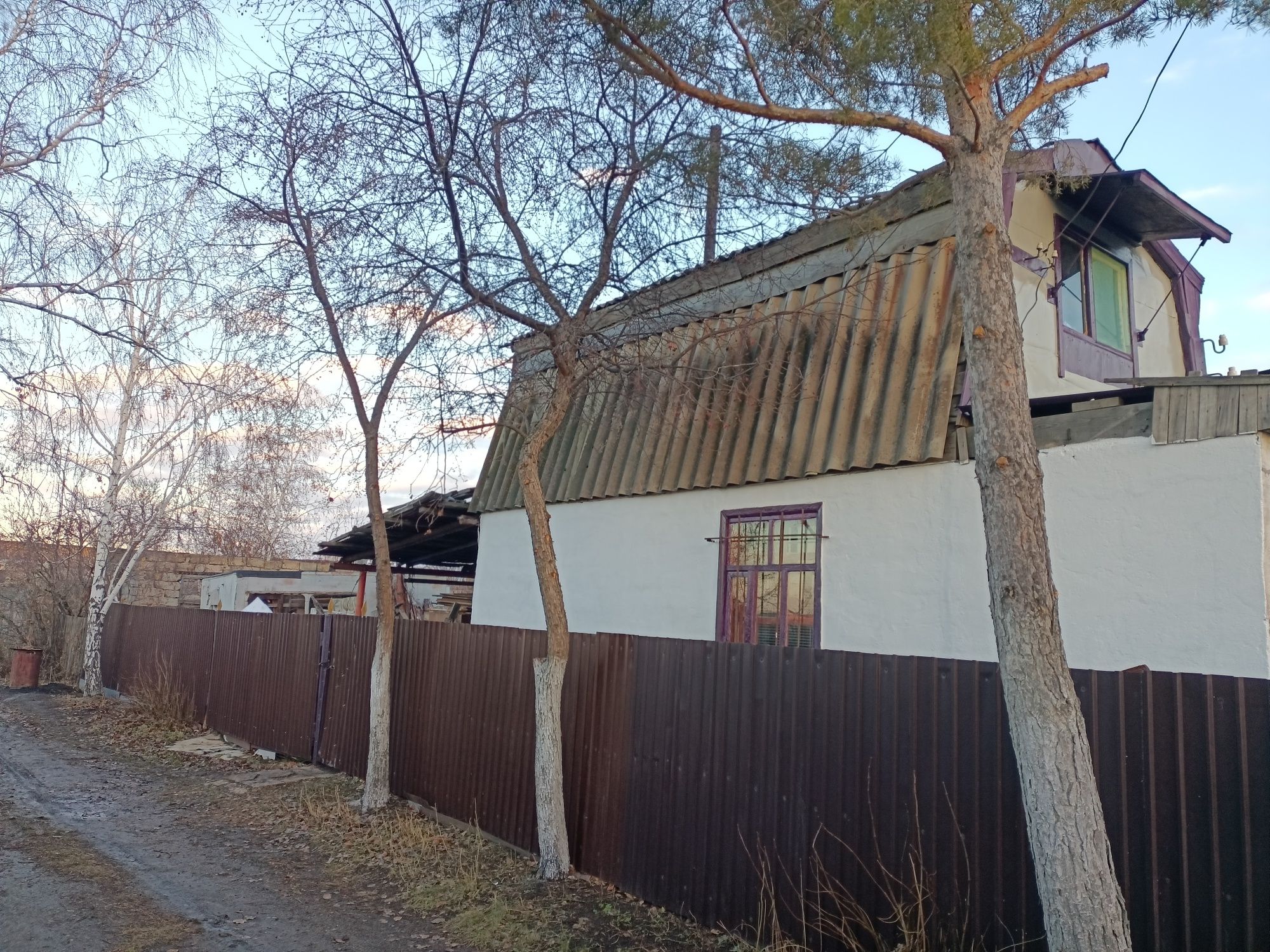 СРОЧНО ДОМ, 2 эт.53.12квм, навес, баня, скваж, свет постоянно, бассейн