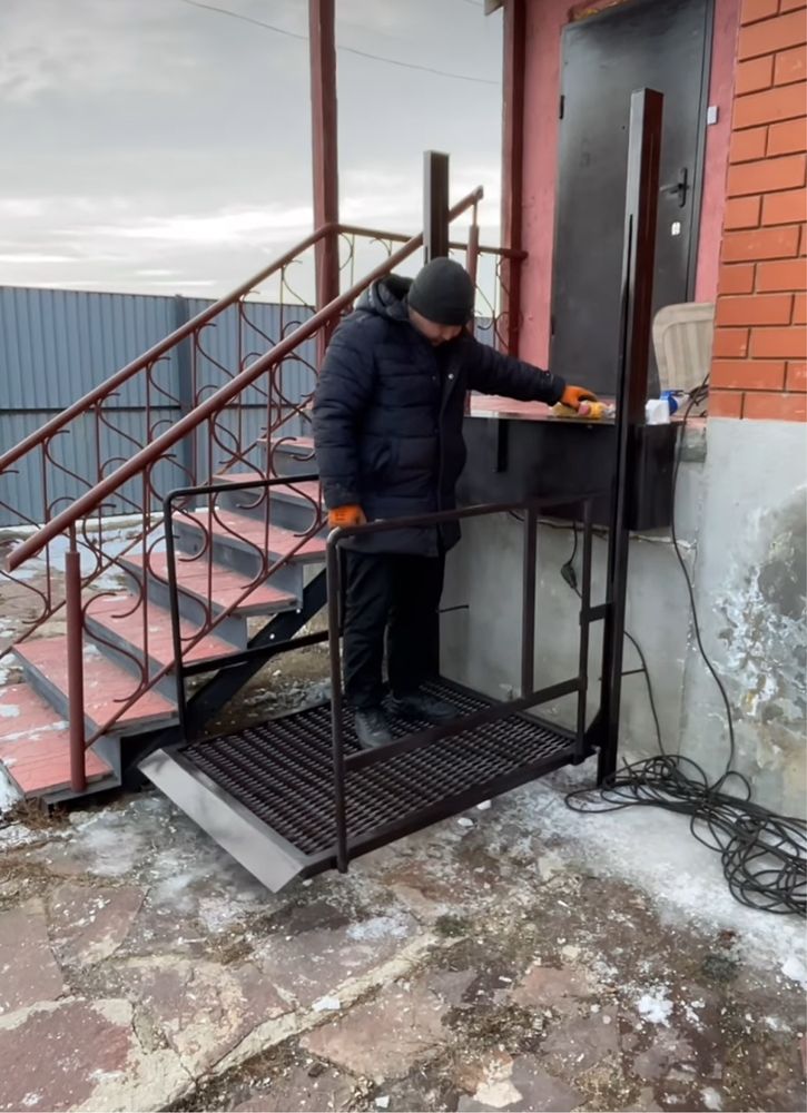 Вертикальный подъемник ( пандус) для инвалидов