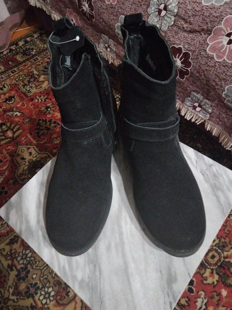 Сапожки зимние ,женские