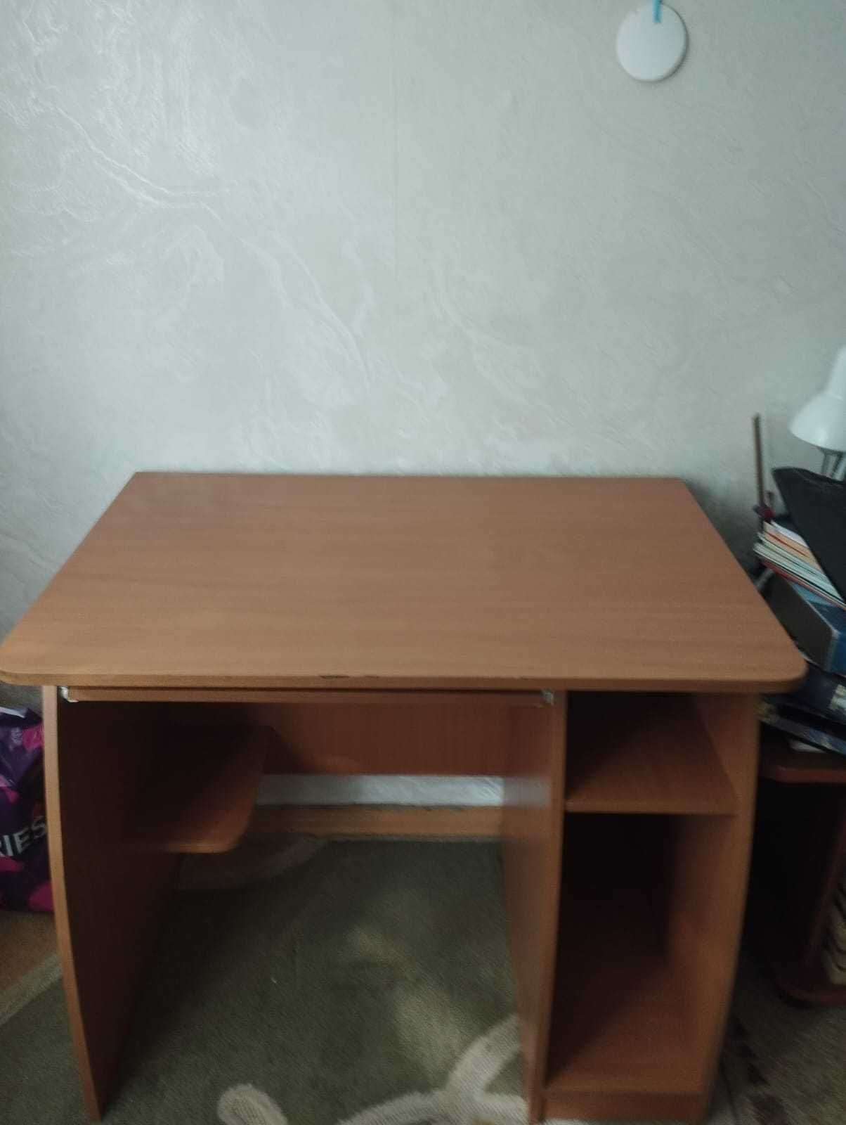 Стол компьютерный