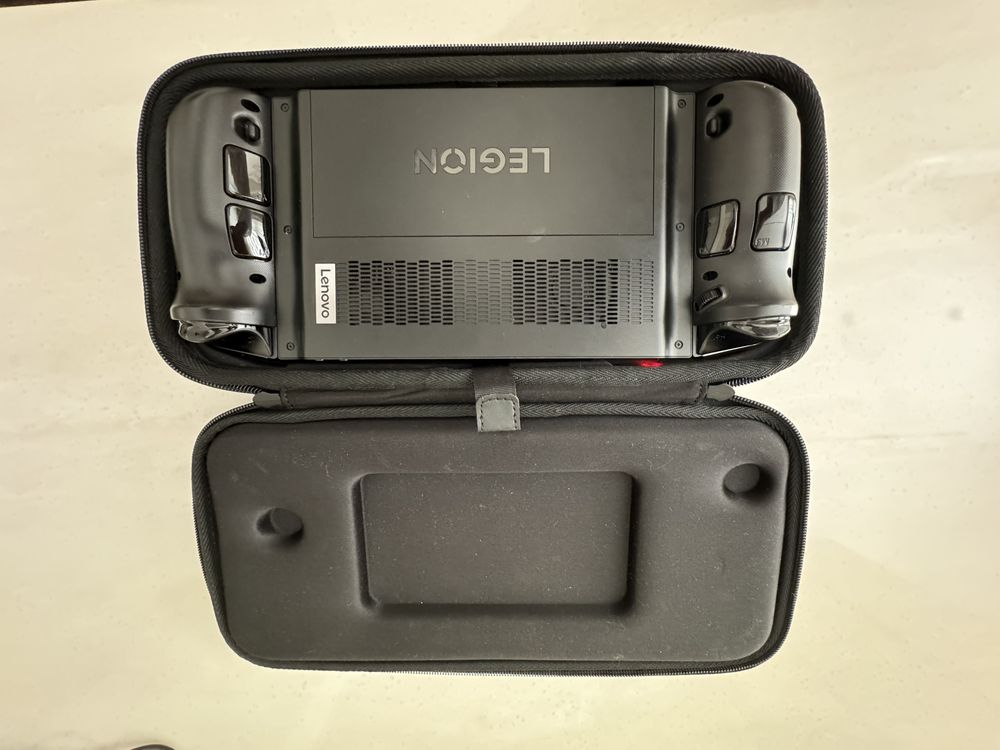 Игровая консоль Lenovo Legion Go