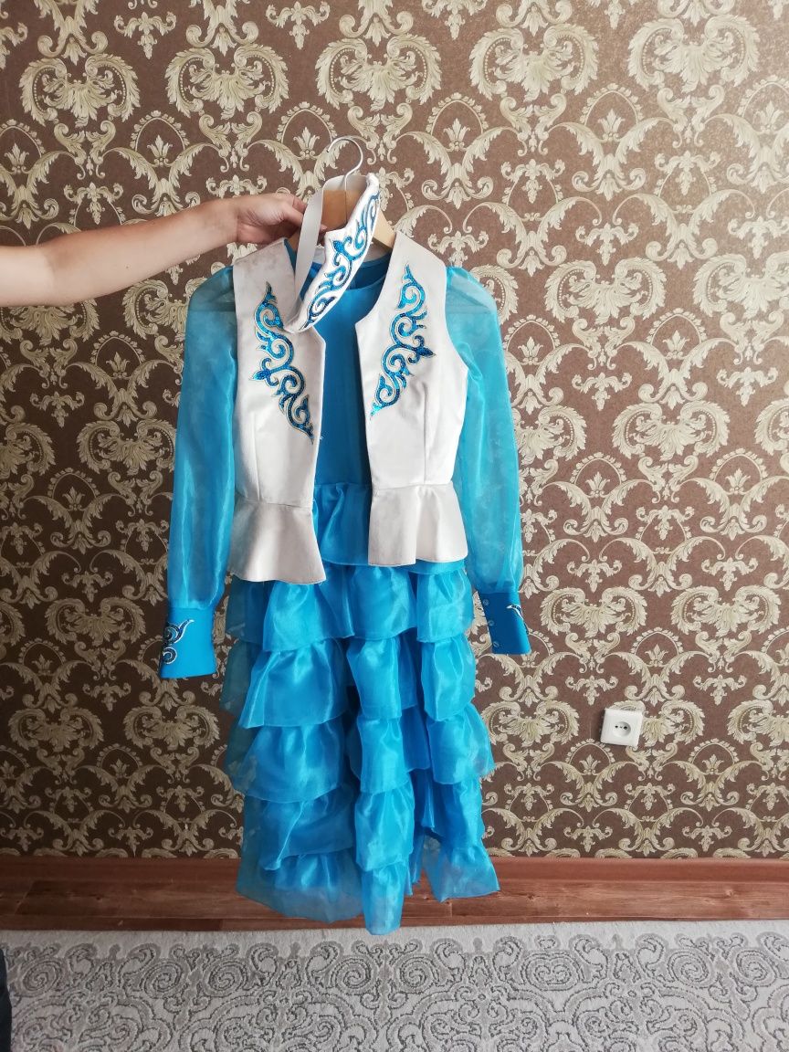 Продам казакское платья на 10-11 лет