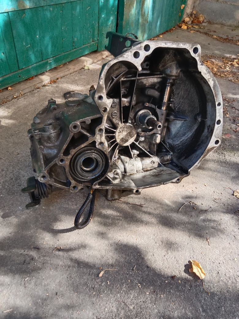 Продам МКПП на Ниссан примера 1.6