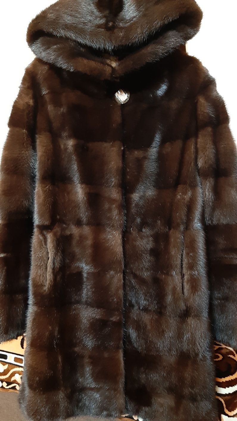 Продам норковую шубу