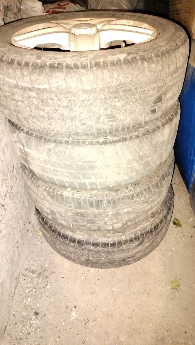Продам титановые диски с шинами R14