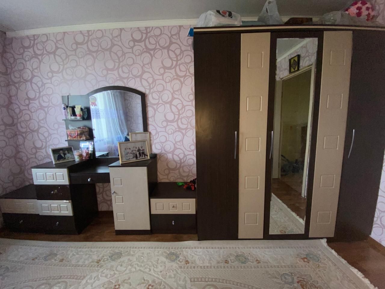 Шкаф с комодом и тумбой