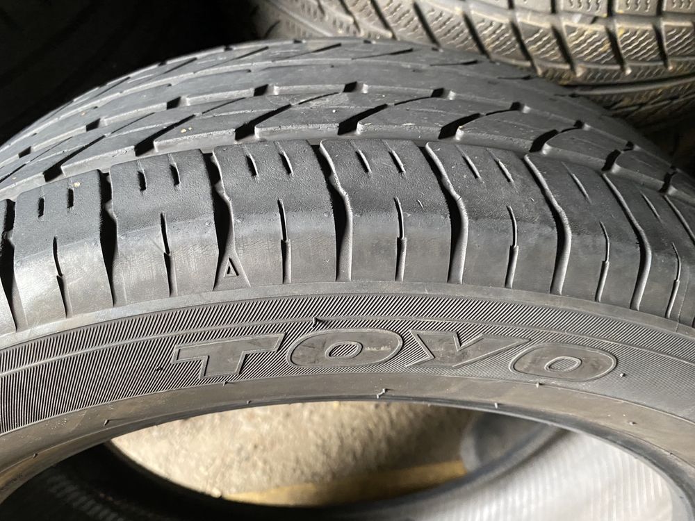235/50/18 комплект бу TOYO