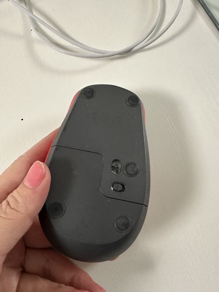 Мышь Logitech почти новая