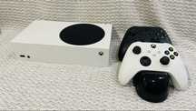 Продам Xbox series S 2 джойстика + игры.