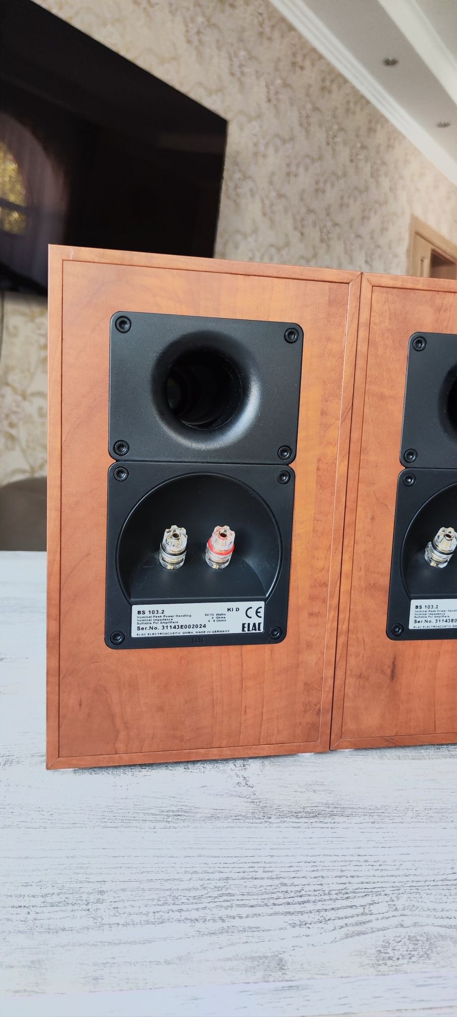 Аккустическая система ELAC BS 103.2