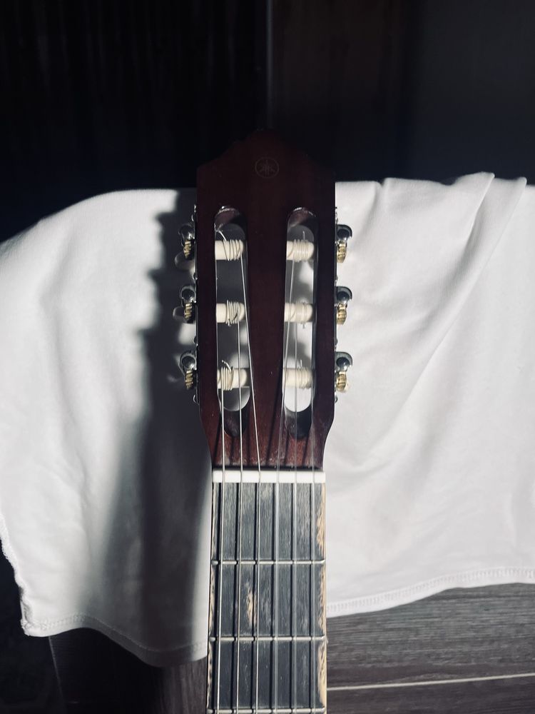 Гитара Yamaha C40