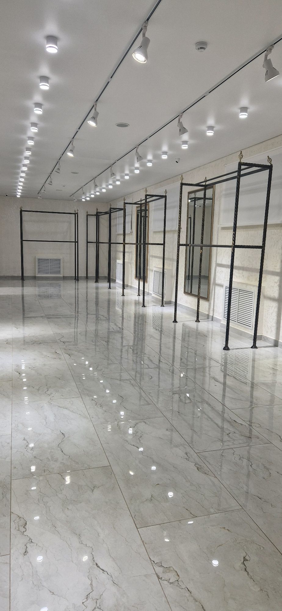 Продам нежилое помещение191м2,ул, Н.Назарбаева288В,р-н ТРЦ"City Mall".