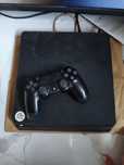 Продам игровую консоль PS4 SLIM