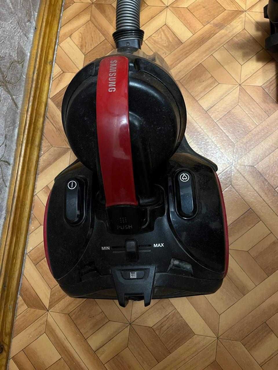 Продается пылесос [Б/У]
