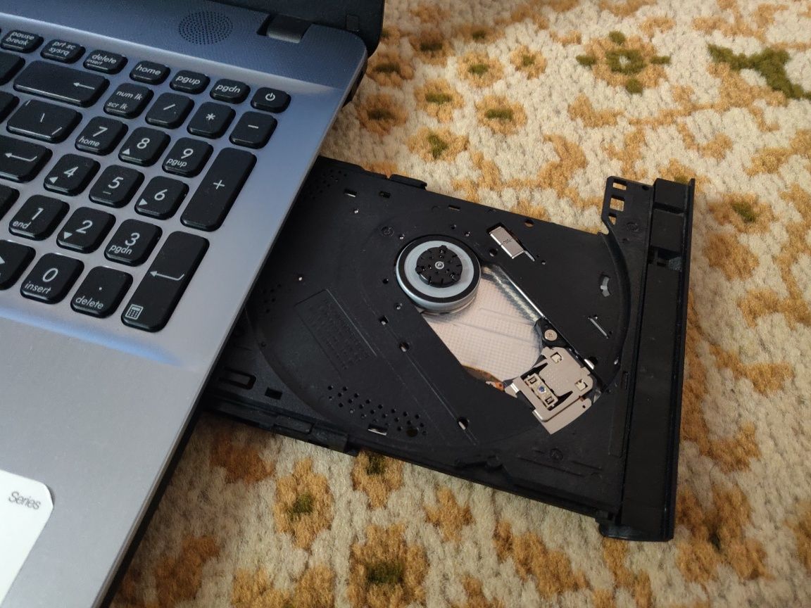 Ноутбук ASUS X541S