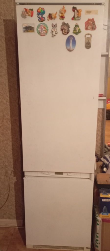 Продам Холодильник Hot Point Ariston