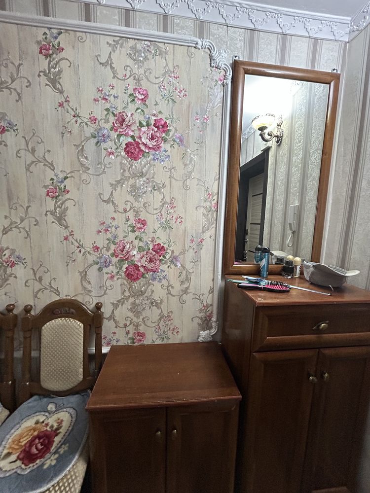 Продам прихожию 12 000