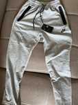 продаю новый найк теч флис трико новый версия (nike tech fleece)