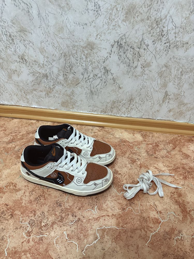Продам кроссовки Nike,раз.39.