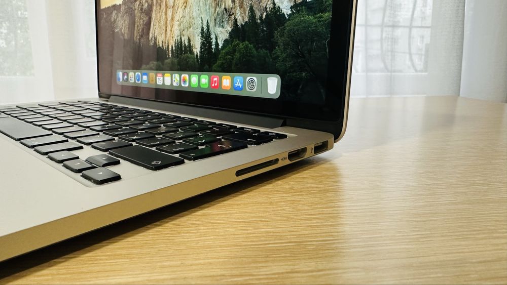 Macbook Pro Core i5, 8GB, 128GB SSD Silver