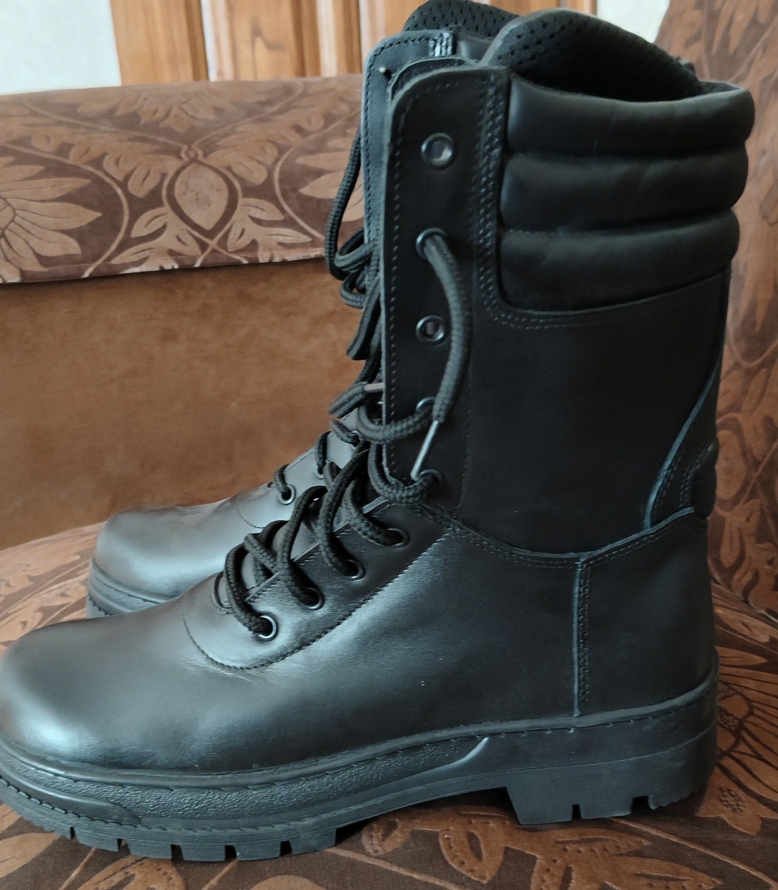 Продам Берцы р.42