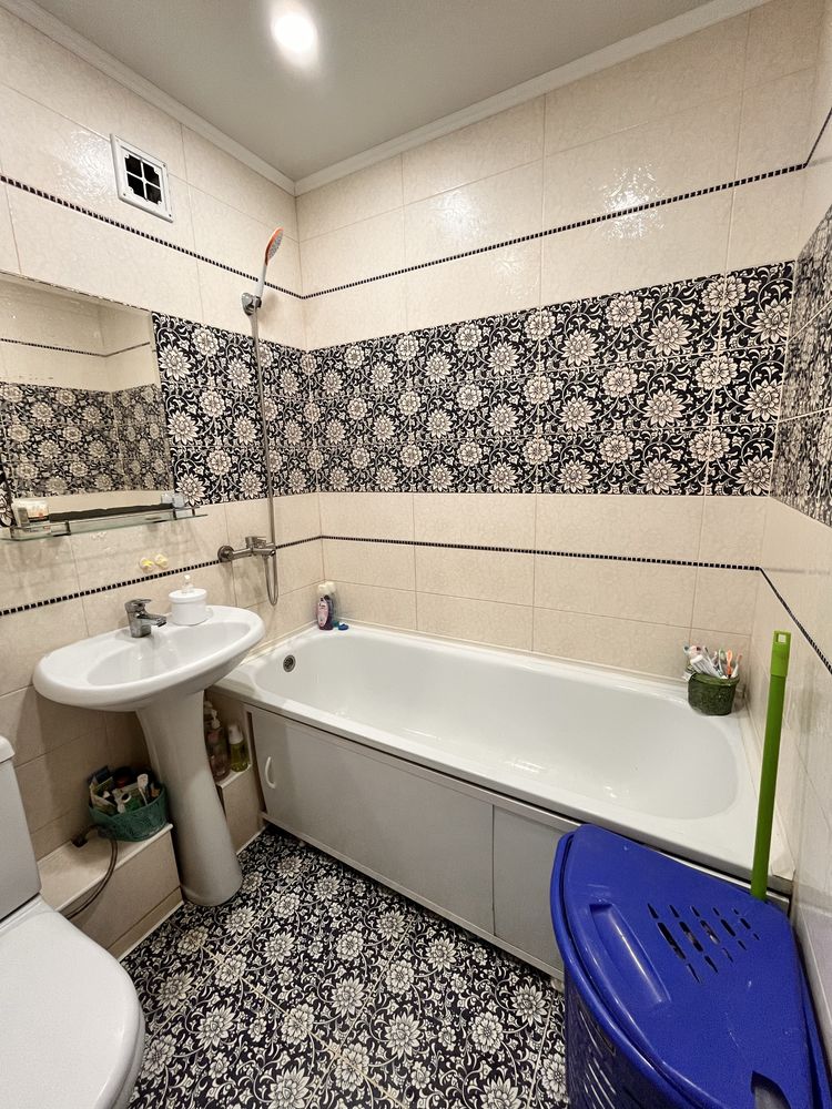 Продам  1 комнатную  квартиру в центре, район Юстиции