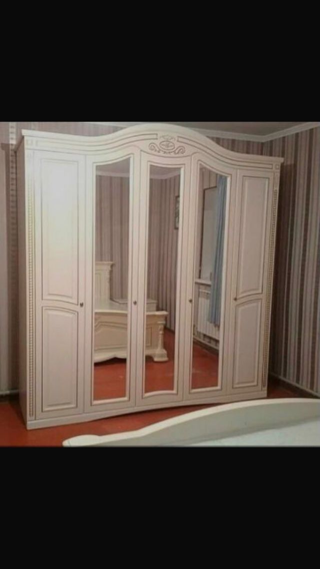 Спальный гарнитур