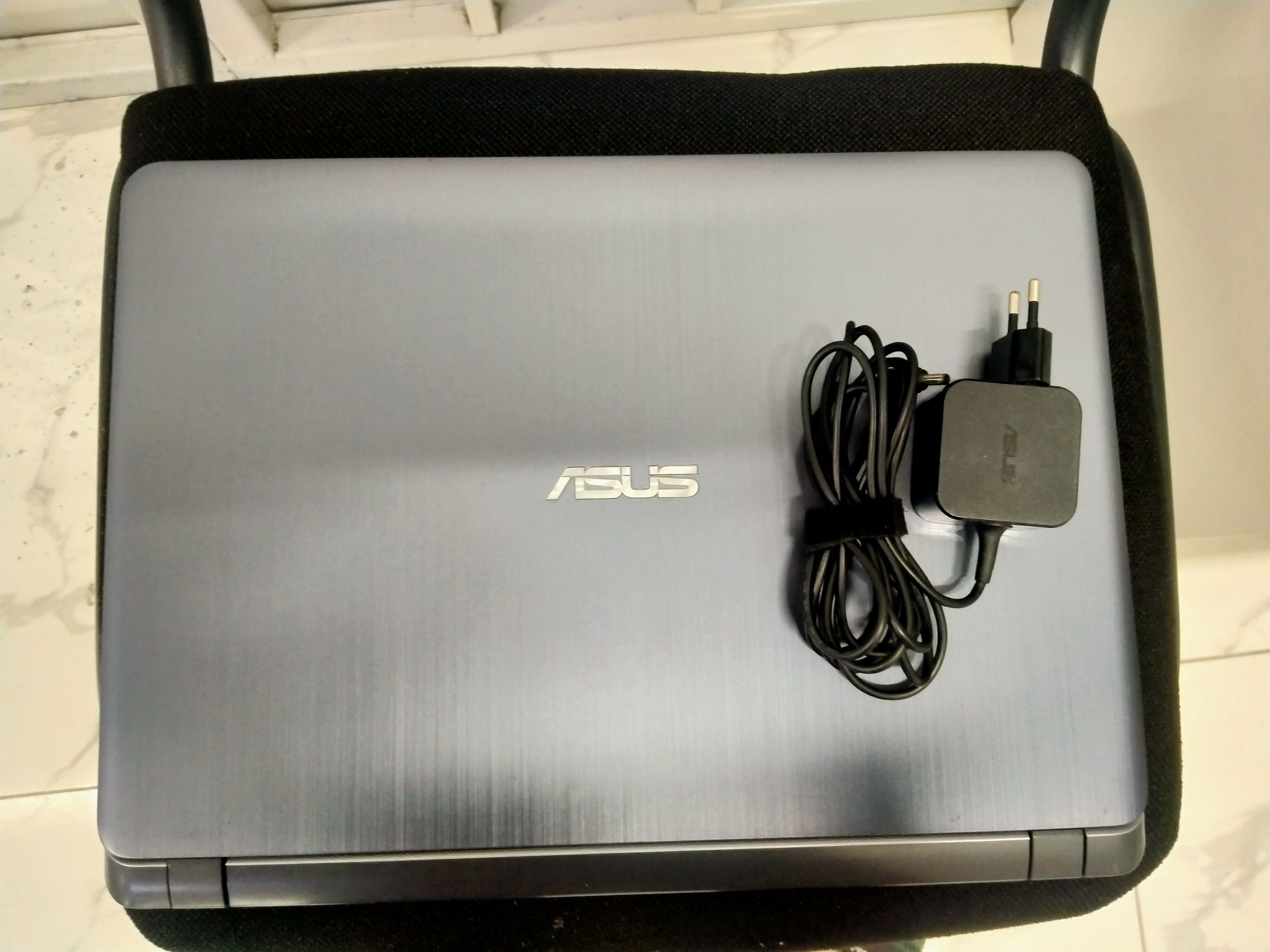 Ноутбук Asus срочно
