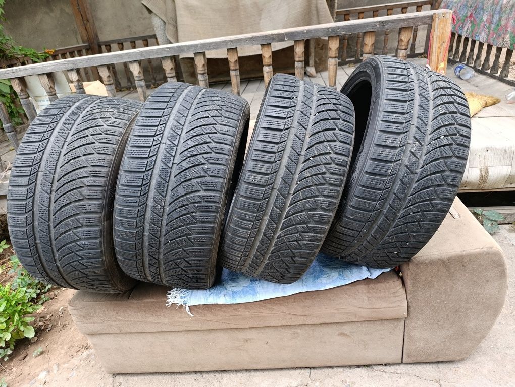 Продам Шины KUMHO 275/35/19 в отличном состоянии . Проездили 1 сезон.