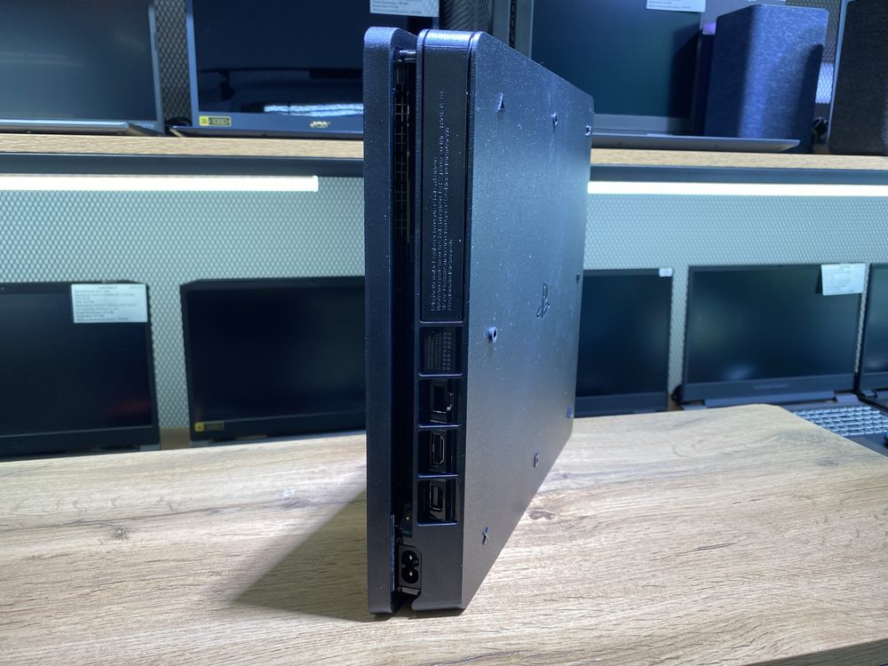 Sony PlayStation 4 Slim, 1 TB, 2 джойстика, 10397/А10