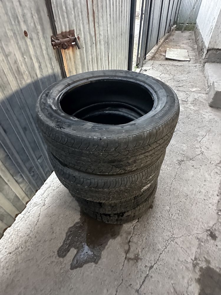 Шины машины от Хайландера