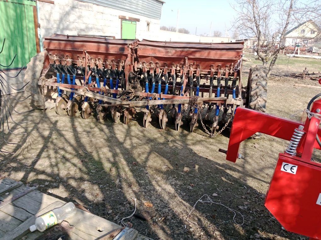 Сеялка Зерновая в хорошем состояний