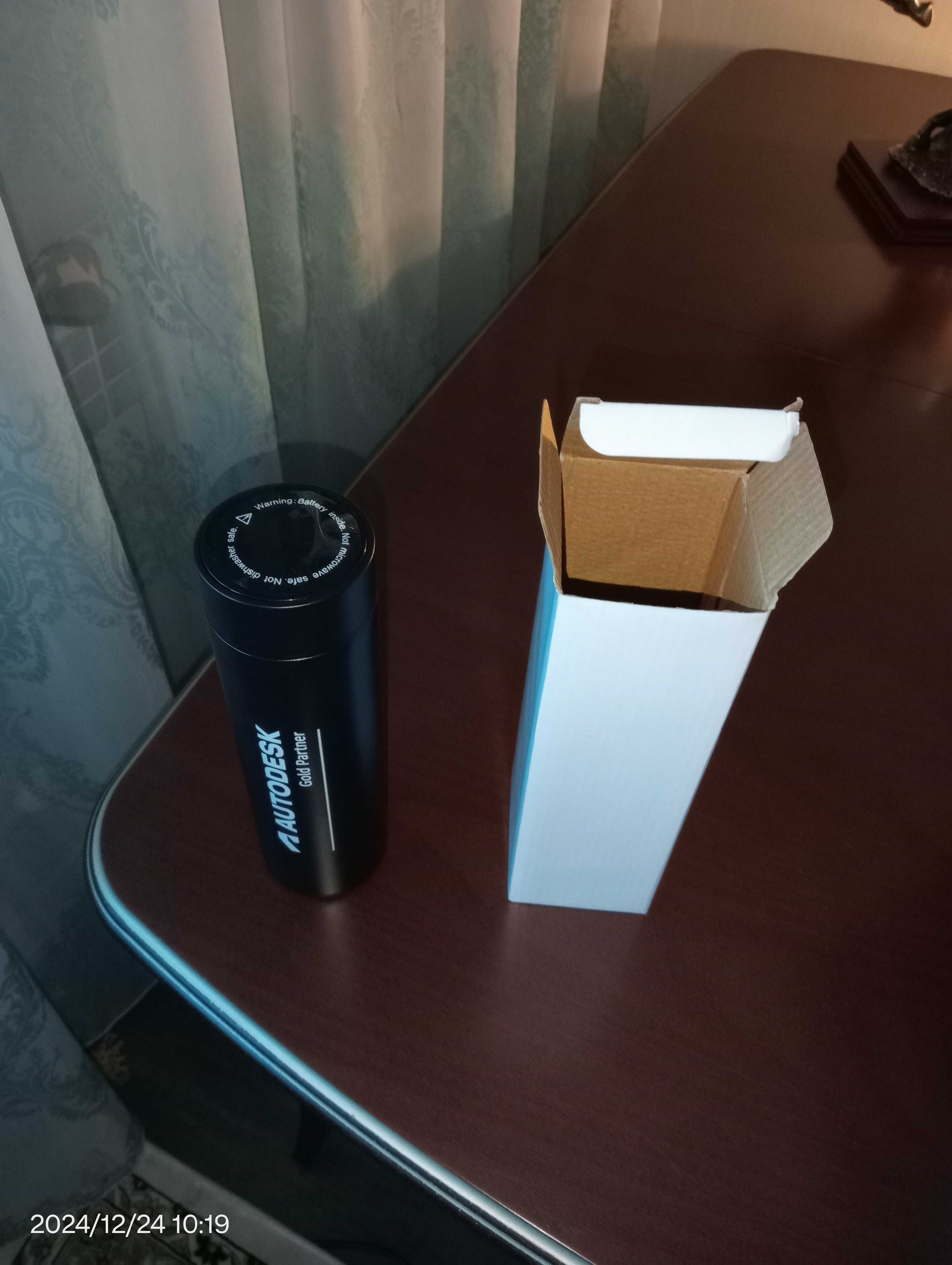 Термос Autodesk gold partner c датчиком и LED дисплеем 500м новый