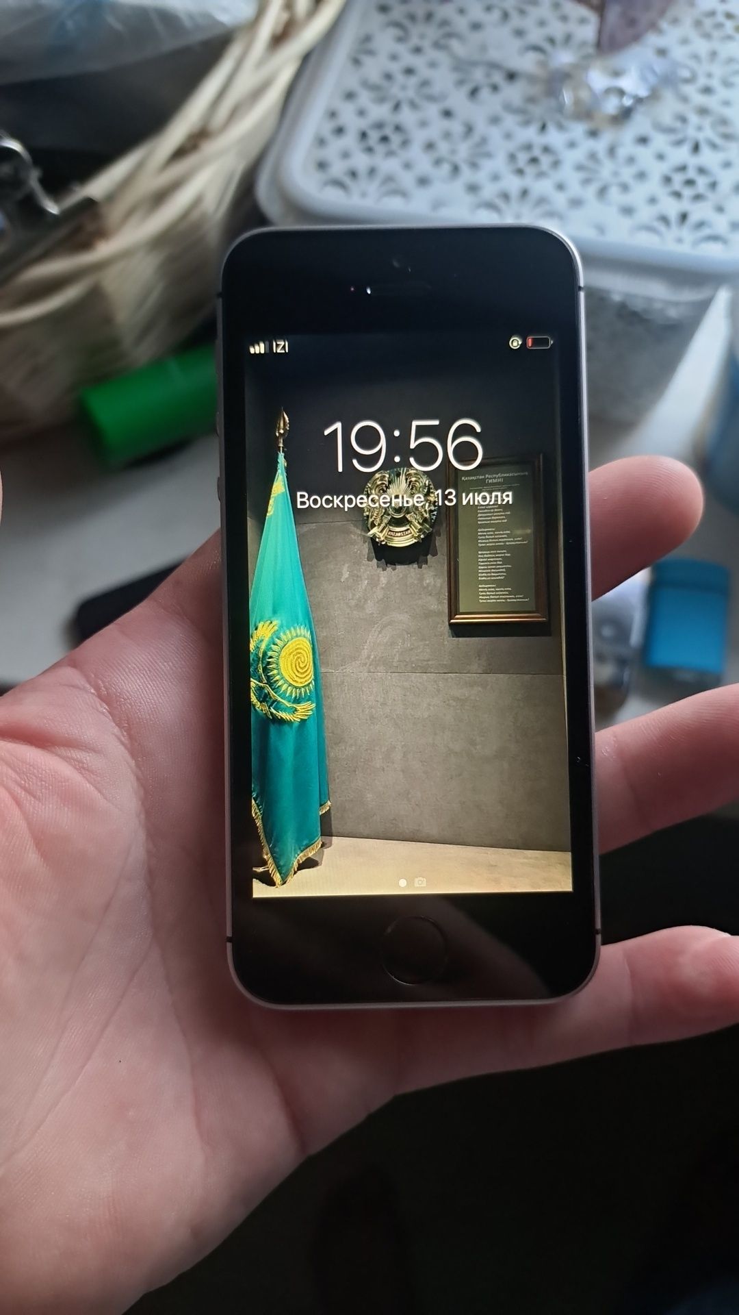 Айфон SE В хорошем состоянии