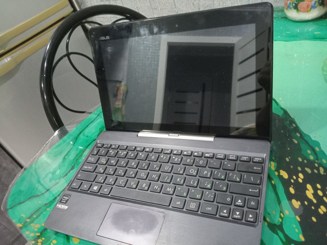 Продам или обмен нетбук Т100ТА
