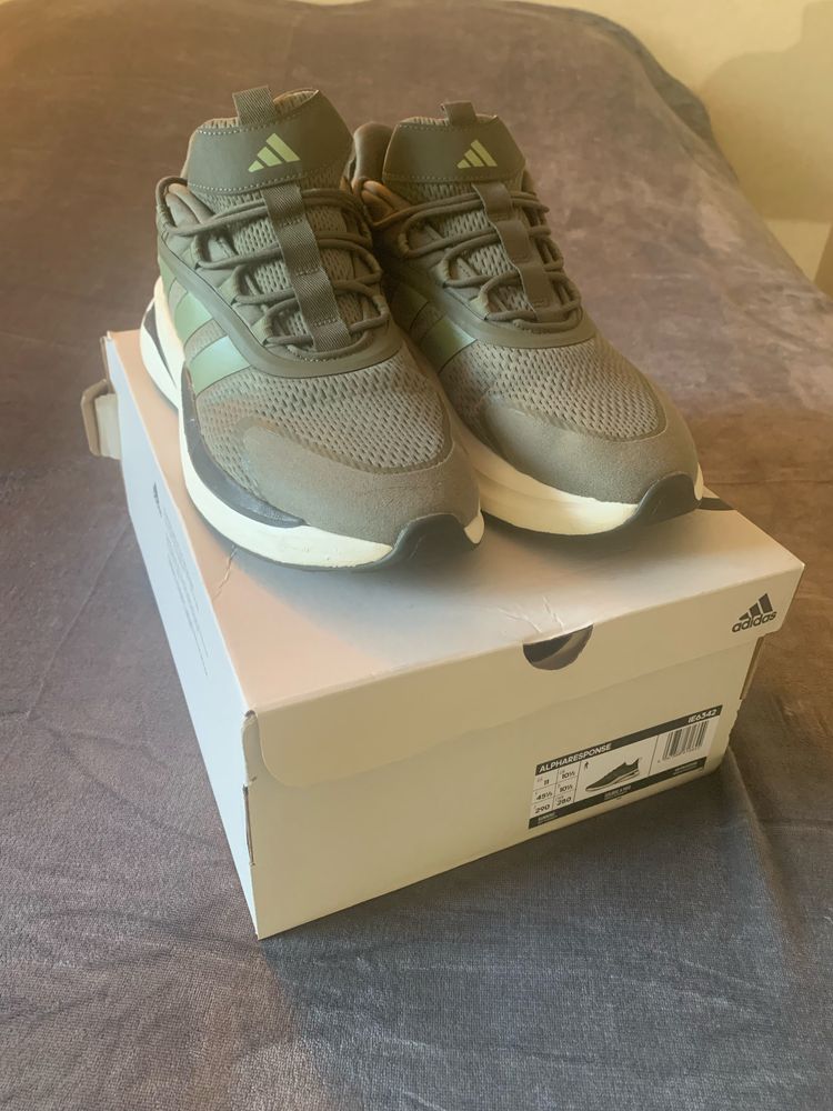 Кроссовки Adidas