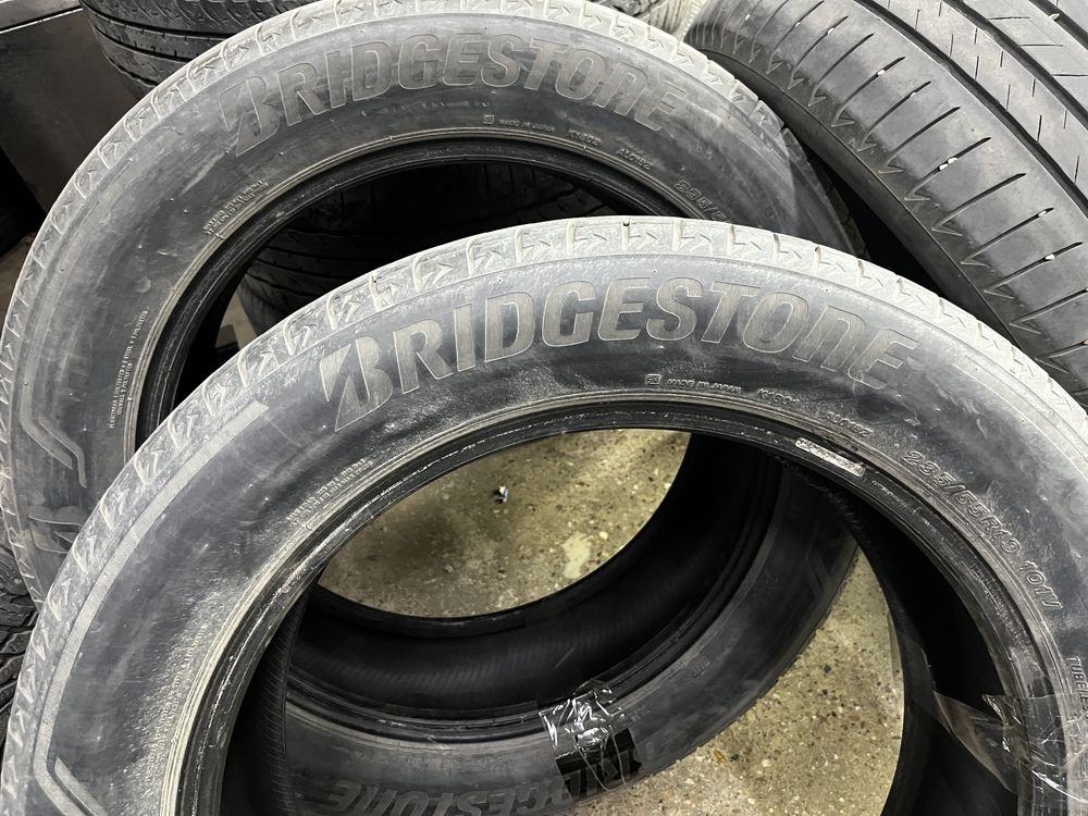 Bridgestone alenza 235x55x19