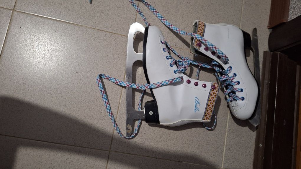 Коньки продам Детские