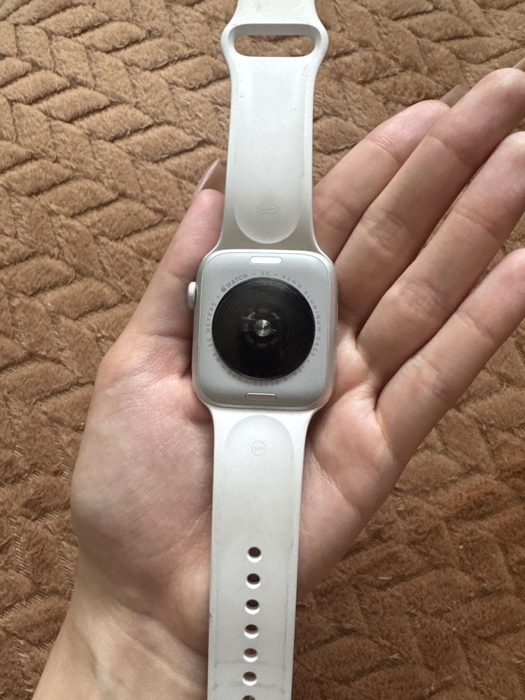 Apple watch SE 2 Gen (2022) 44 mm