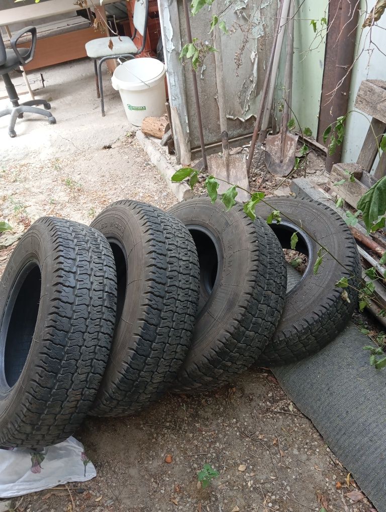 Покрышки 225/75R16