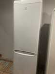 Продам холодильник Indesit