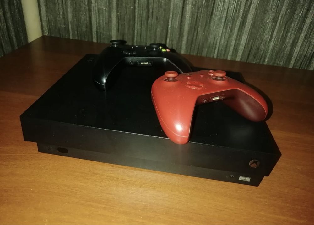 Продам !!! xbox one x