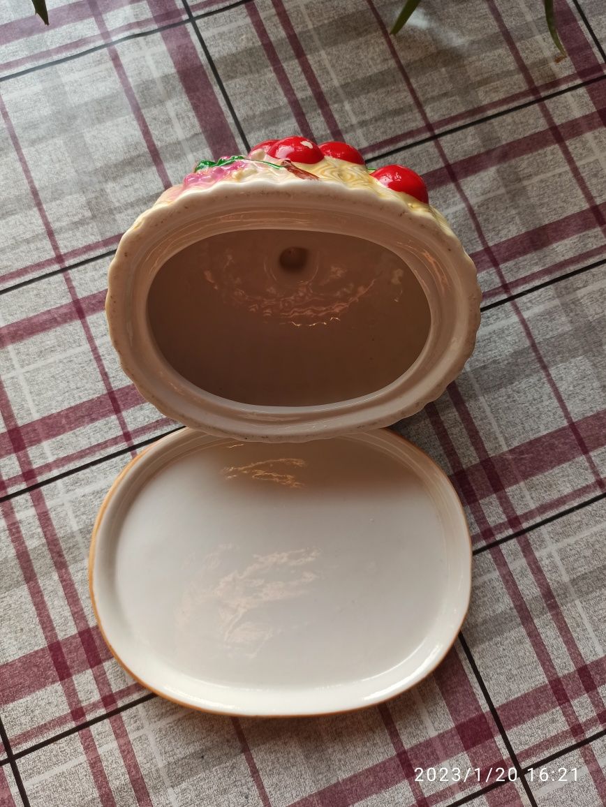 Продам маслёнку. Состояние хорошее.